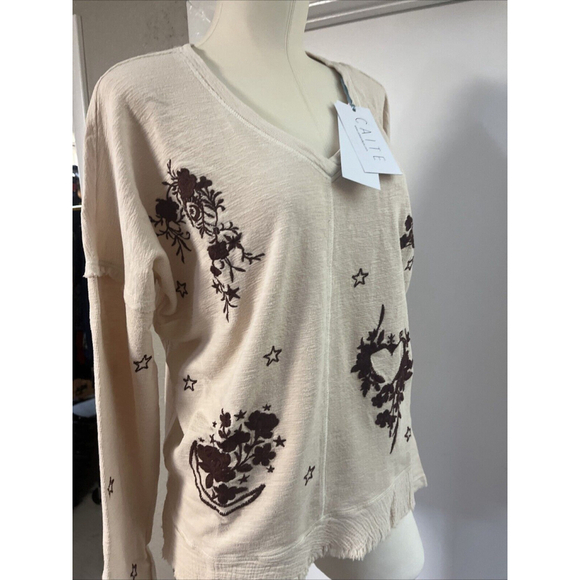 distressed embossed top by caite - Picture 5 of 14